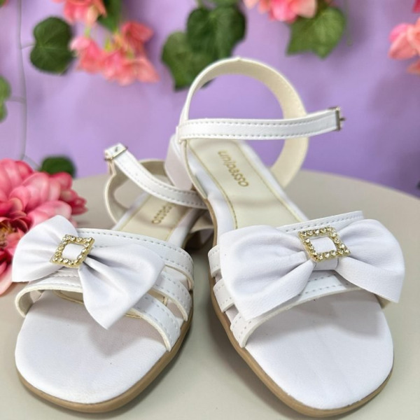 Sandália Infantil de Tiras Branco Com Laço e Strass Luxo
