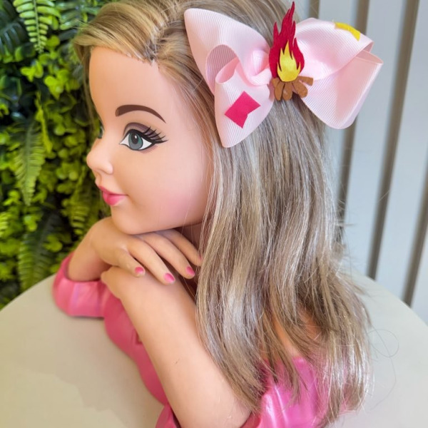 Laço Infantil Rosa Festa Junina com Fogueira e Bandeirinhas